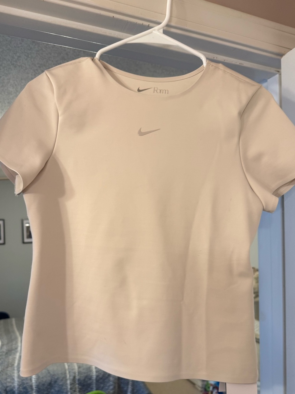 Nike Form Short-Sleeve Women’s Dri-FIT Short Sleeve Top